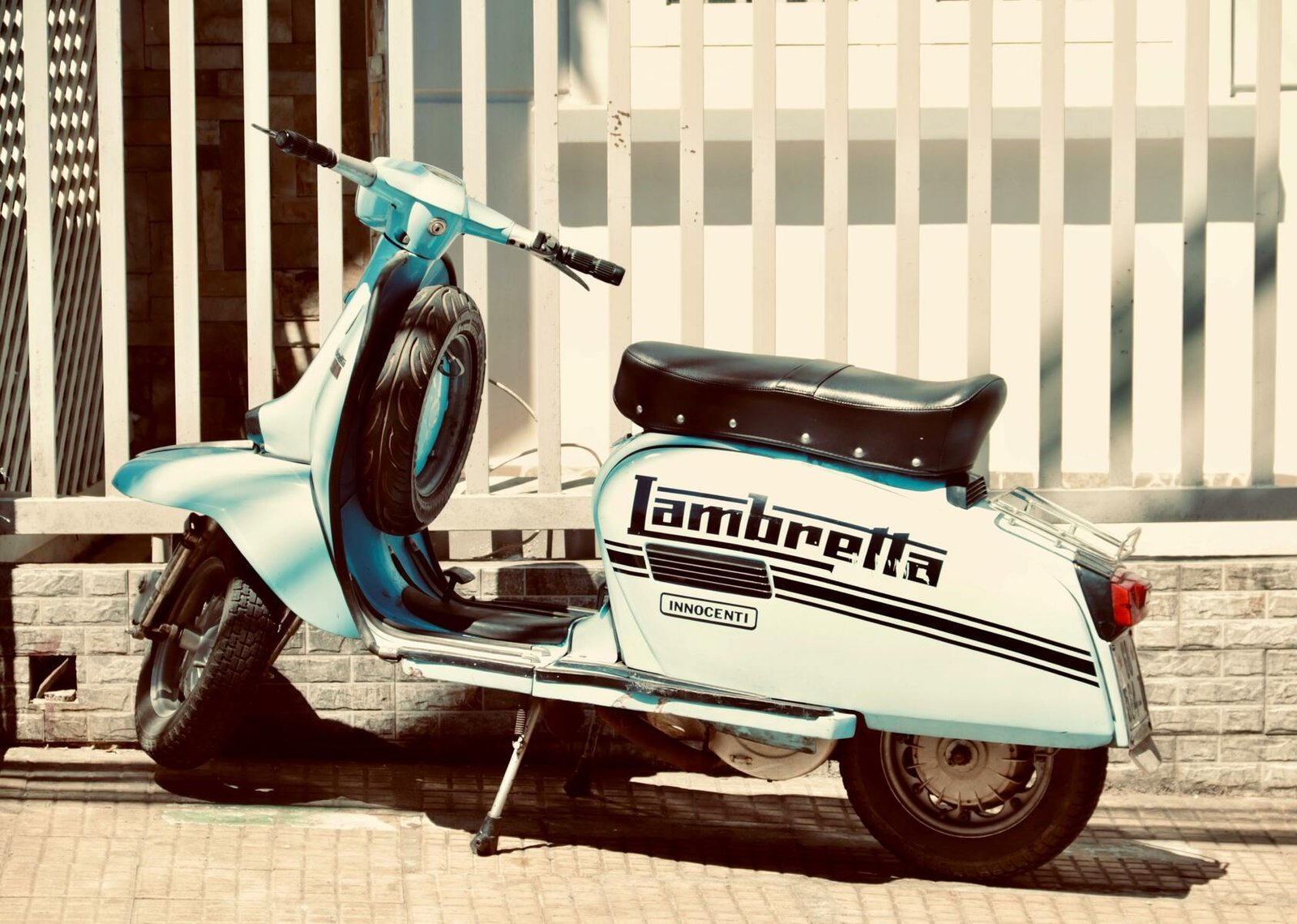 art-automotive-tire-fender-automotive-wheel-system-tread-scooter-1694610-pxhere.com-min