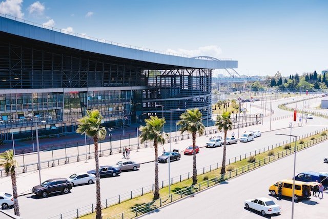 pexels-igor-starkov-1224771