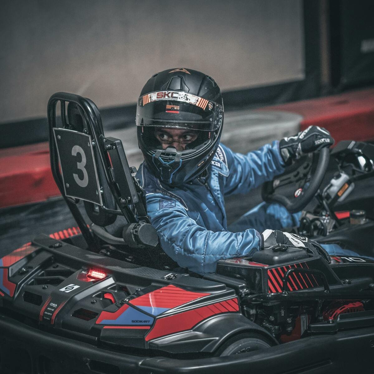 sport-helmet-tire-automotive-tire-vehicle-sports-gear-1692952-pxhere.com-min