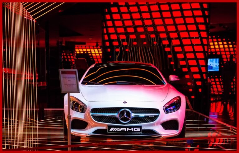 white-car-automobile-paris-france-vehicle-384086-pxhere.com-min